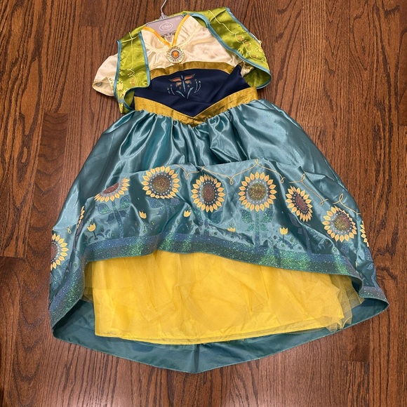 Disney Princess Anna Costume - Green and Yellow - Picture 3 of 4